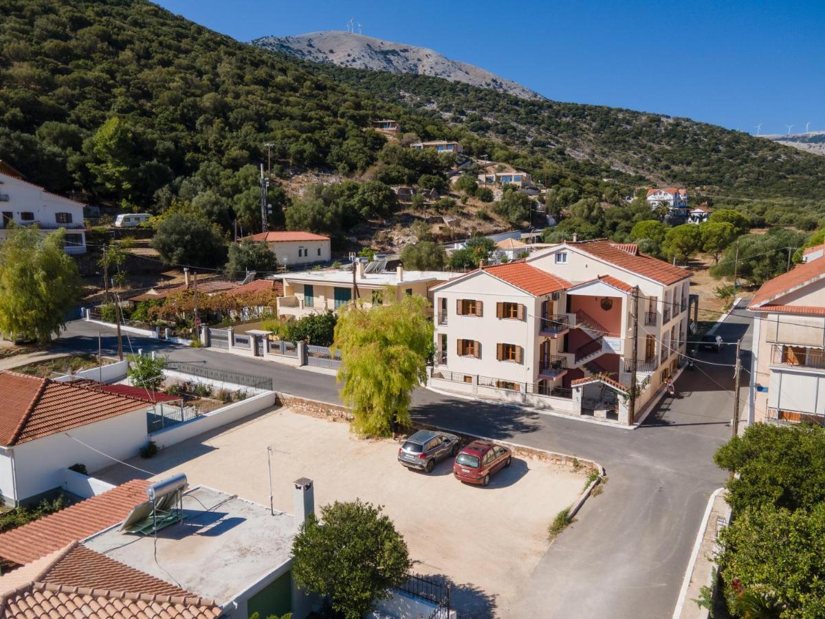 Alexatos Studios & Apartments Agia Efimia Eksteriør bilde
