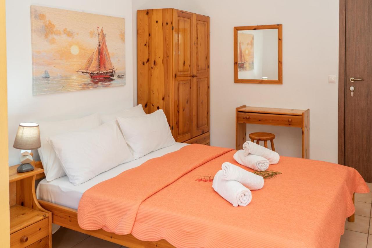 Alexatos Studios & Apartments Agia Efimia Eksteriør bilde