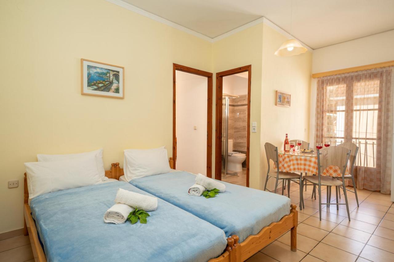 Alexatos Studios & Apartments Agia Efimia Eksteriør bilde