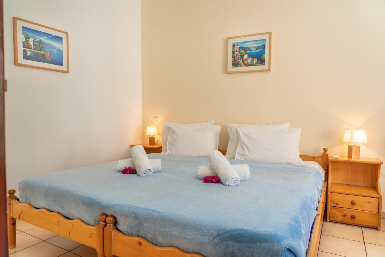 Alexatos Studios & Apartments Agia Efimia Eksteriør bilde