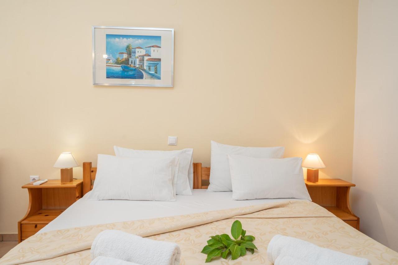 Alexatos Studios & Apartments Agia Efimia Eksteriør bilde