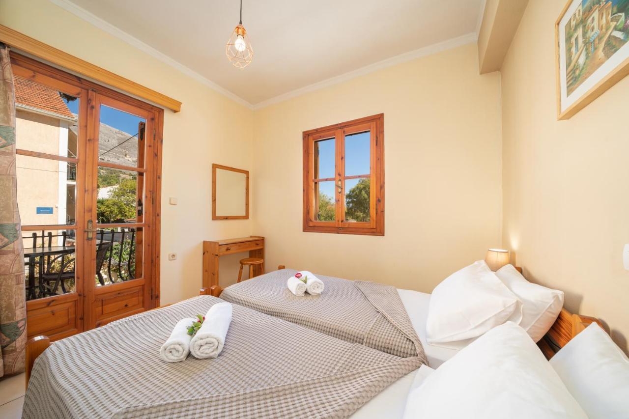 Alexatos Studios & Apartments Agia Efimia Eksteriør bilde