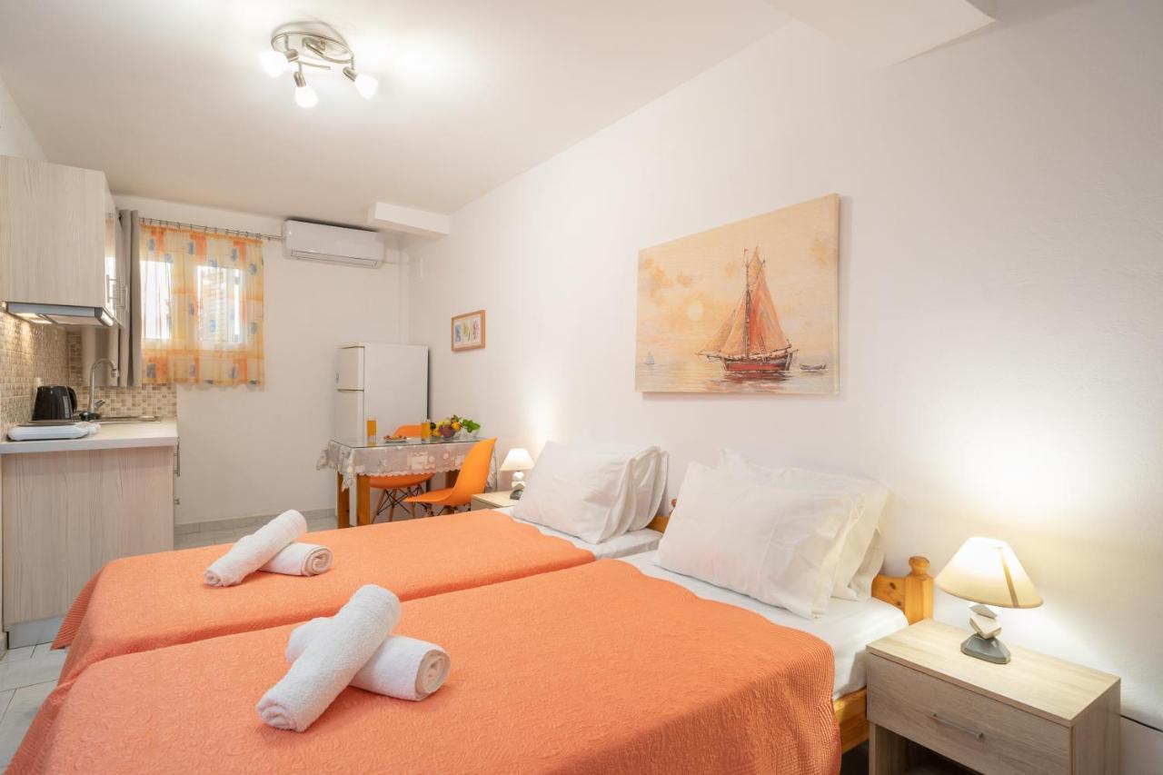 Alexatos Studios & Apartments Agia Efimia Eksteriør bilde