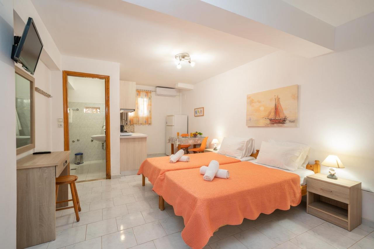 Alexatos Studios & Apartments Agia Efimia Eksteriør bilde