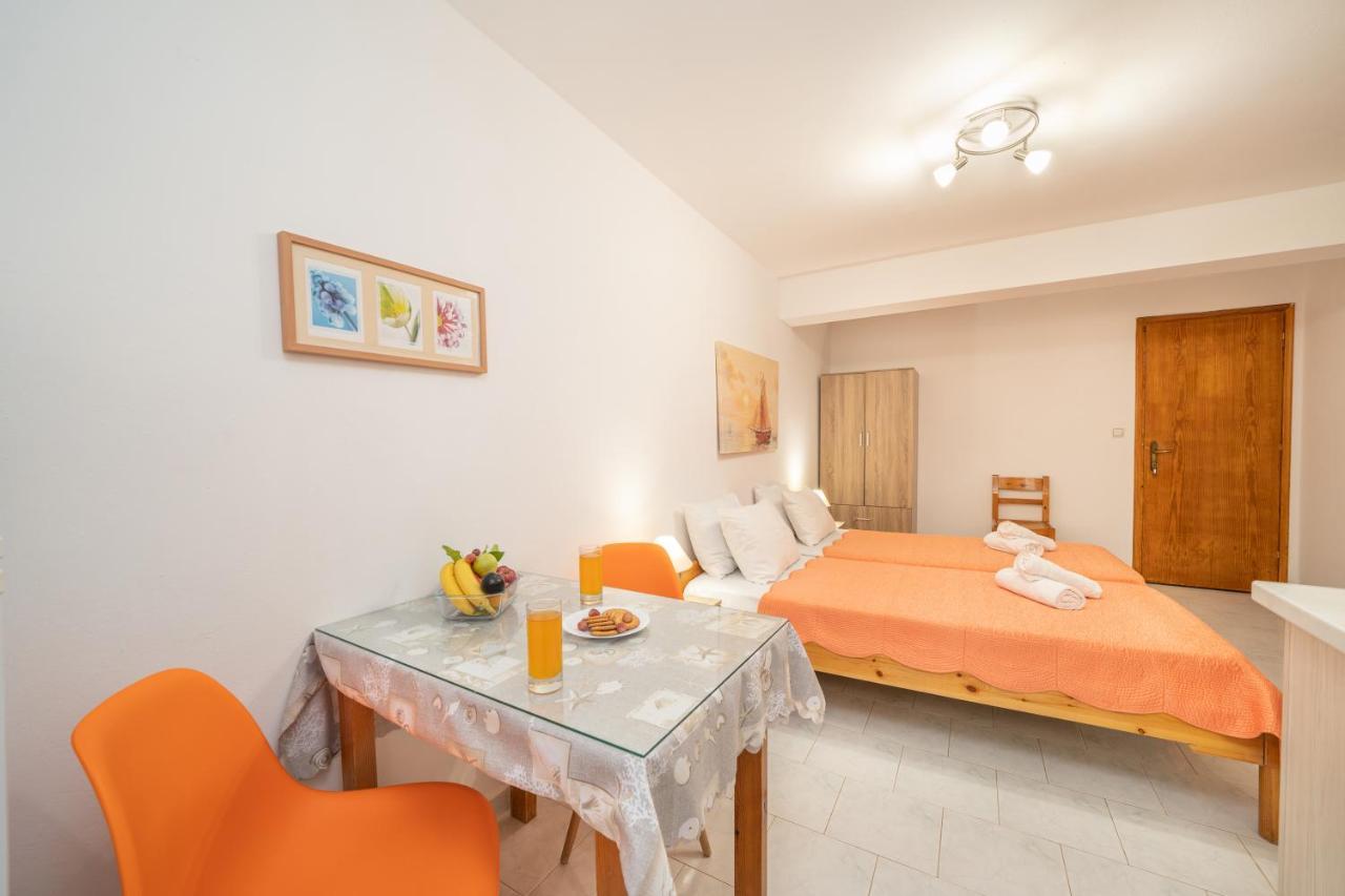 Alexatos Studios & Apartments Agia Efimia Eksteriør bilde